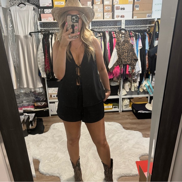 Seven Wonders Octavia Drawstring Shorts & Tie Front Halter Top 2pc Matching Set - Picture 3 of 9